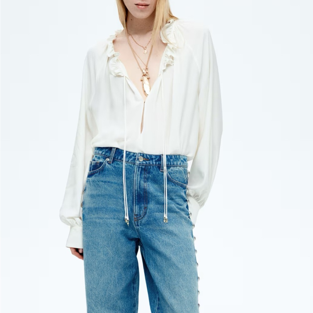 H&M White Ruffled Blouse